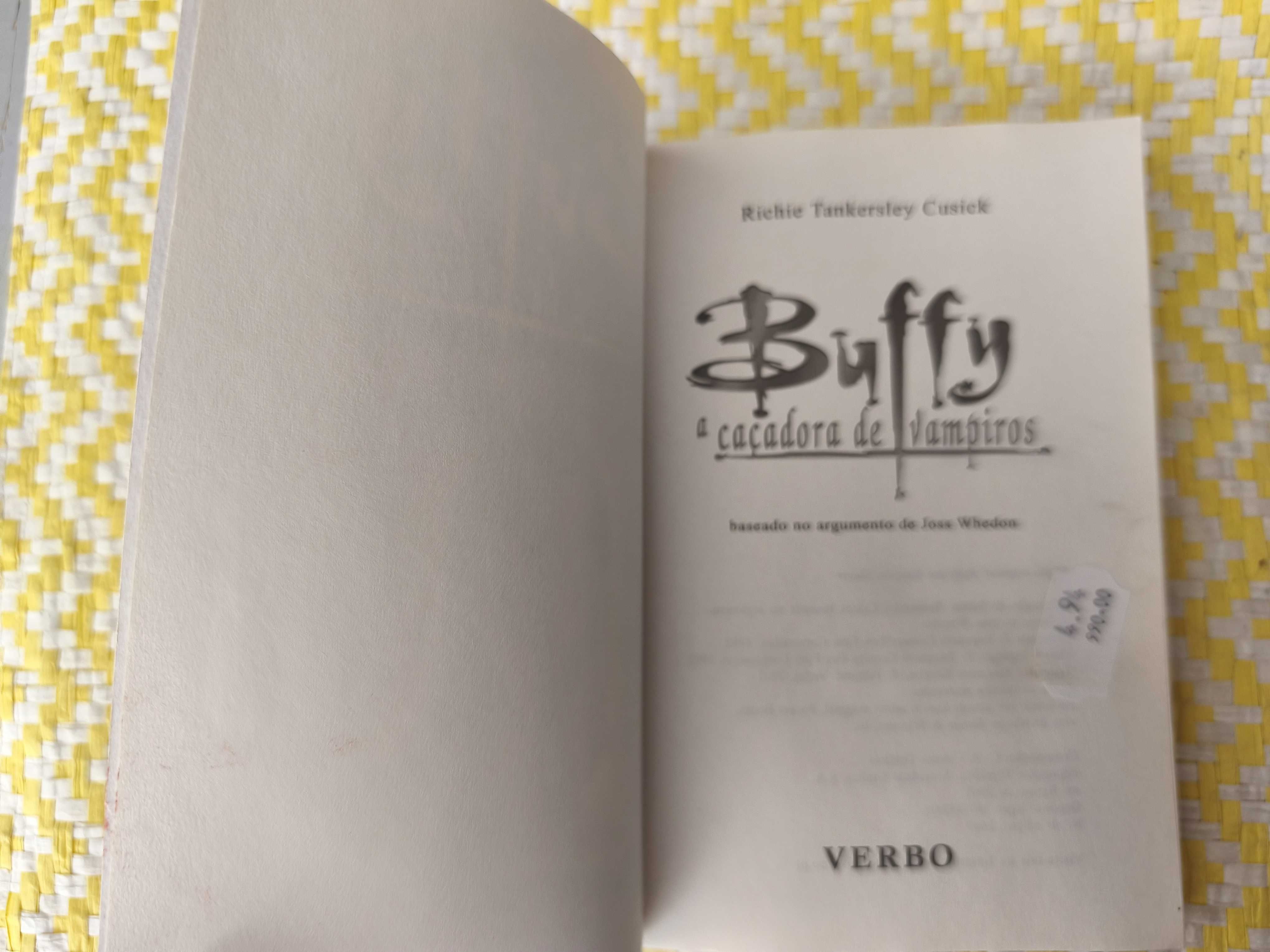 Buffy - A Caçadora de Vampiros
de Richie Tankersley Cusick