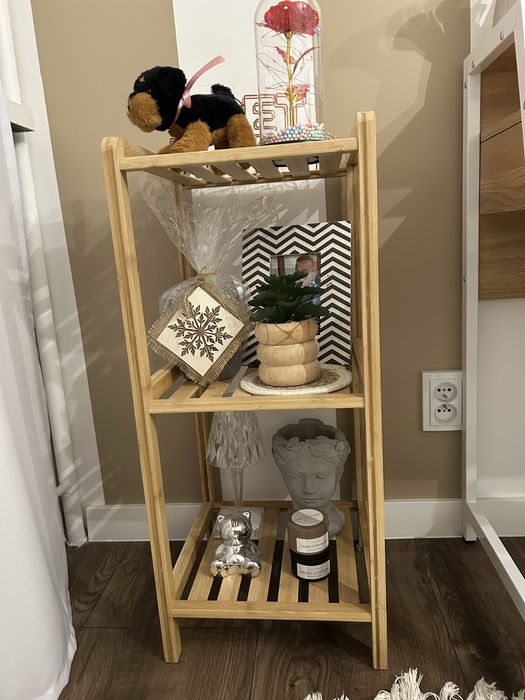 Drewniana szafka komoda stojak trzy półki