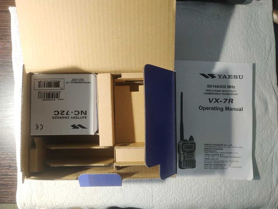 Рація Yaesu VX-7R