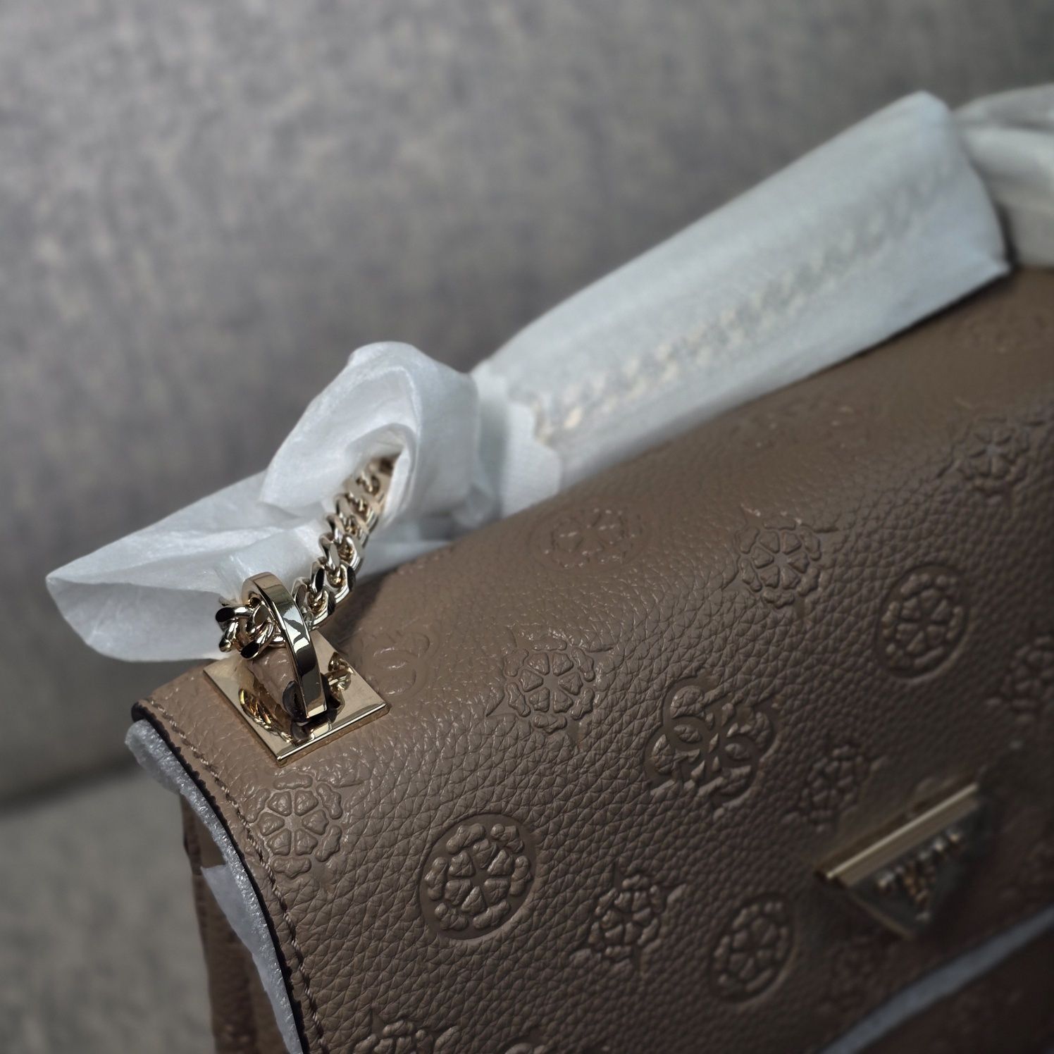 Жіноча сумочка GUESS