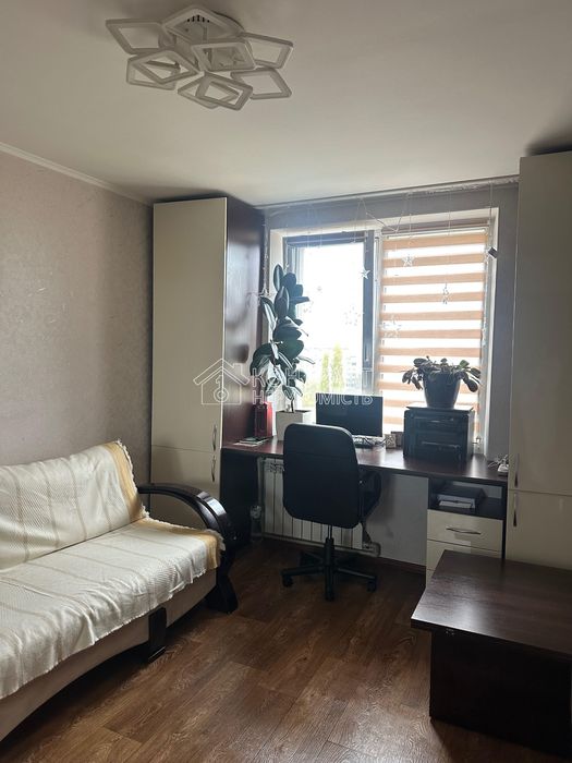Продам 3к кв з гаражем вул.Ак.Павлова,319  522 мр Піски м.Салтівська