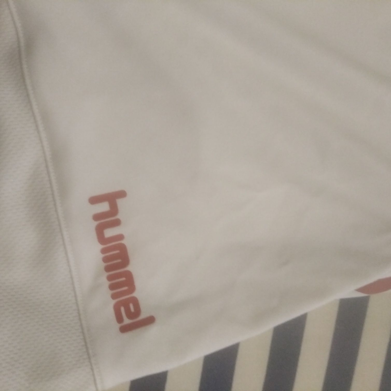 Spodenki sportowe na 140 cm Hummel białe