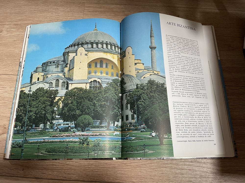 3 volumes - História Universal da Arte