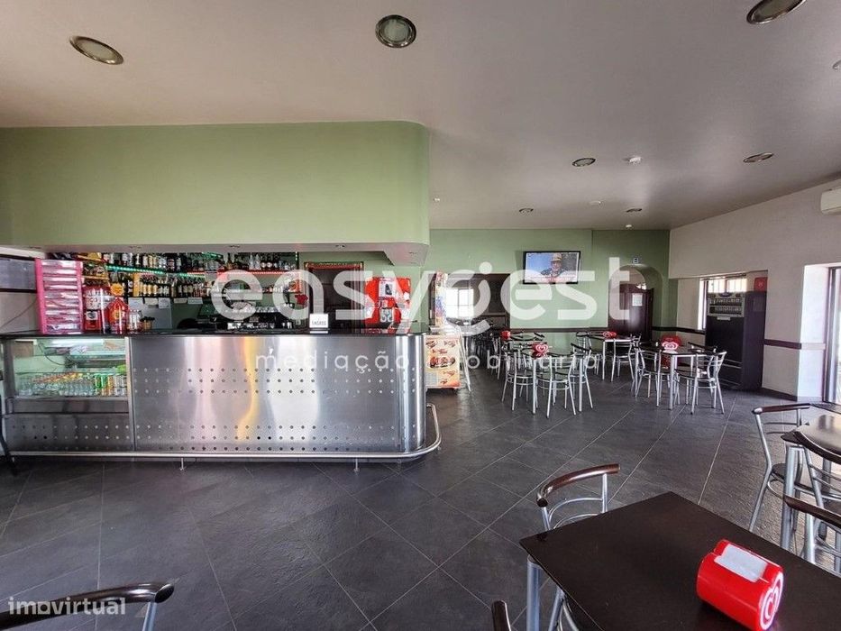 Café / Snack Bar localizado em Vale de Vargo (concelho de Serpa)