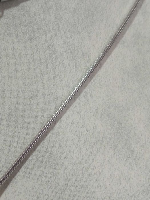 Srebrny naszyjnik ze szkłem i kamyczkami Szklana zawieszka 80 85 cm