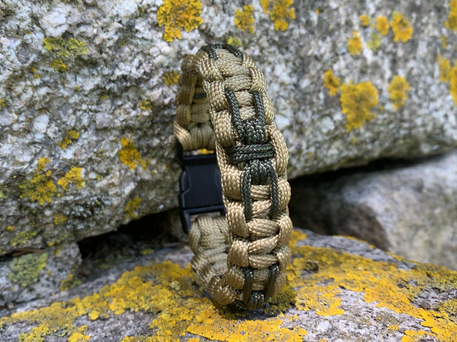 Pulseiras paracord