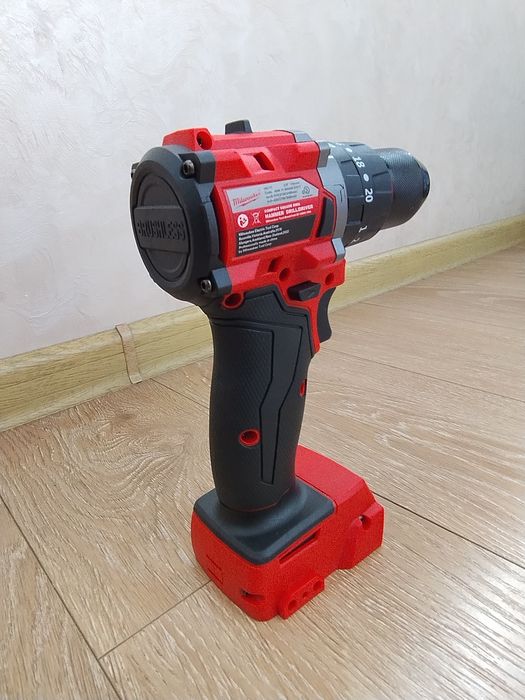 Milwaukee M18 3602-21 Шуруповерт комплект новий