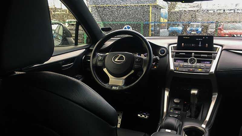 Lexus NX 300h F Sport hybrid 2017 року випуску