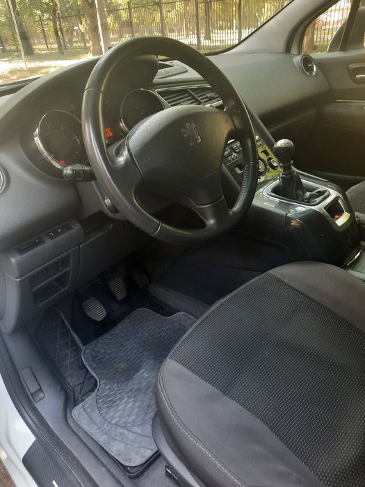 Продам Peugeot 5008