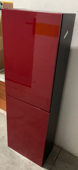 Movel Ikea de parede com duas portas