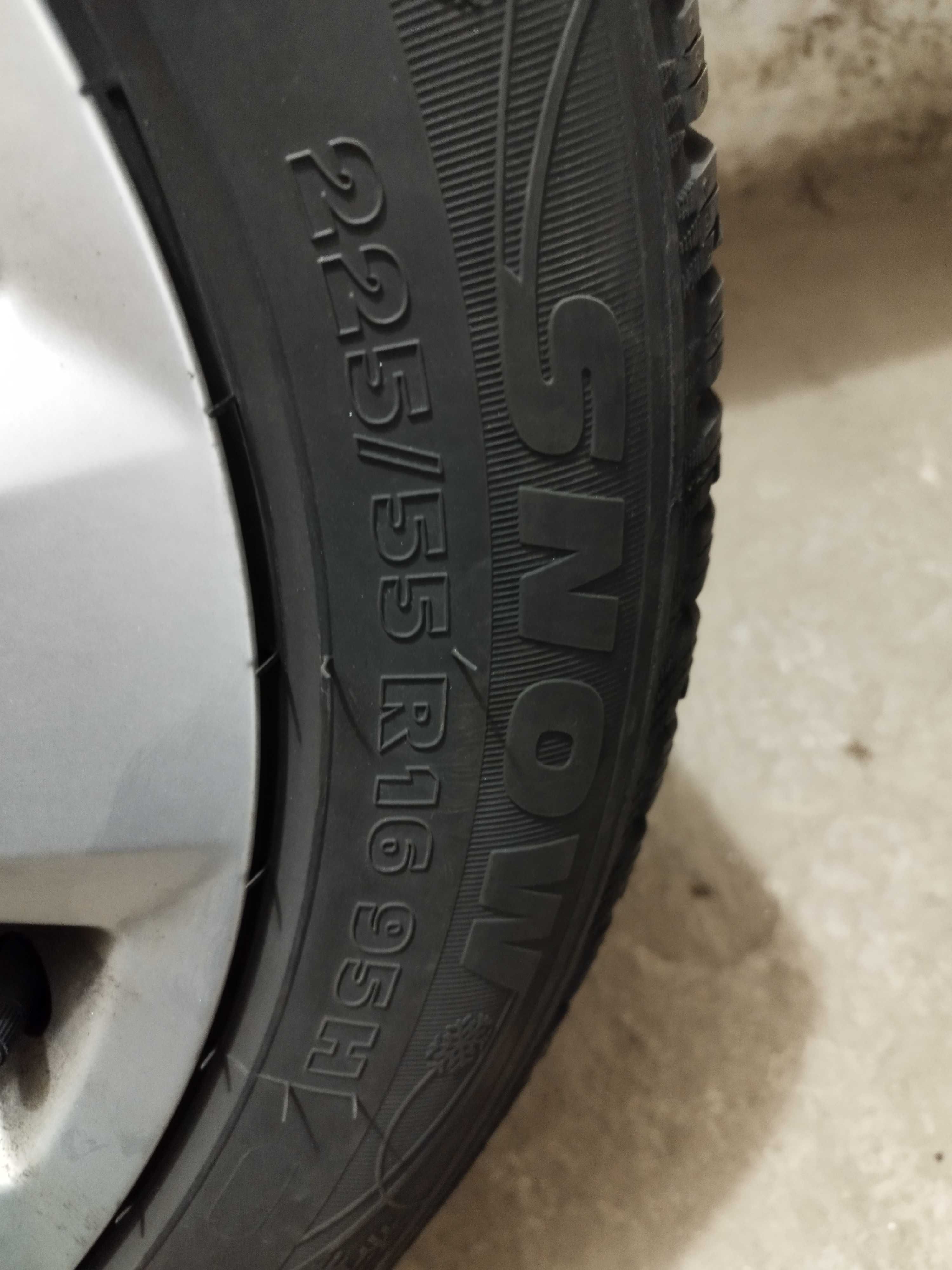 Felgi z oponami zimowymi 225/55 R 16