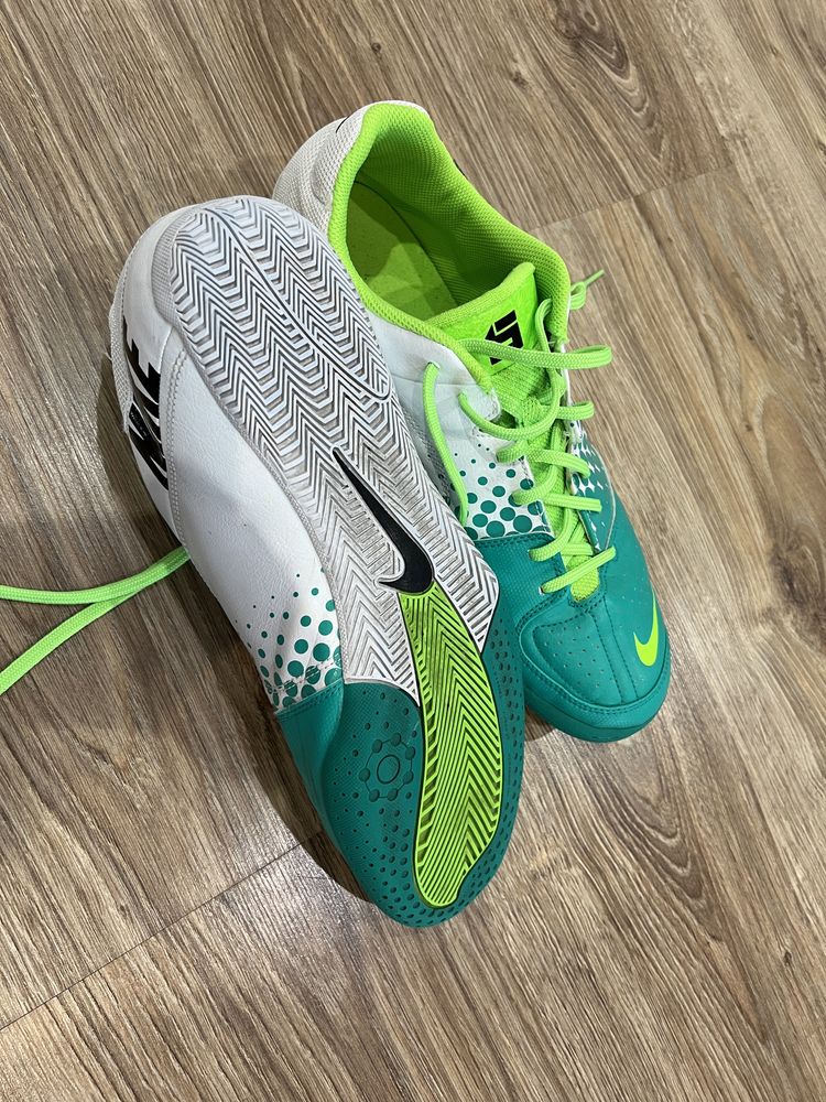 Nike Elastico 5 halówki pikłka nożna rozmiar 46 11