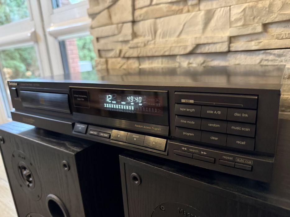 Odtwarzacz CD Technics SL-P202A