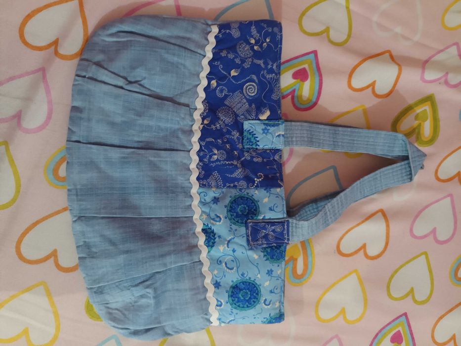 Bolsa / Saco em tecido tipo ganga fina, com fecho e alças