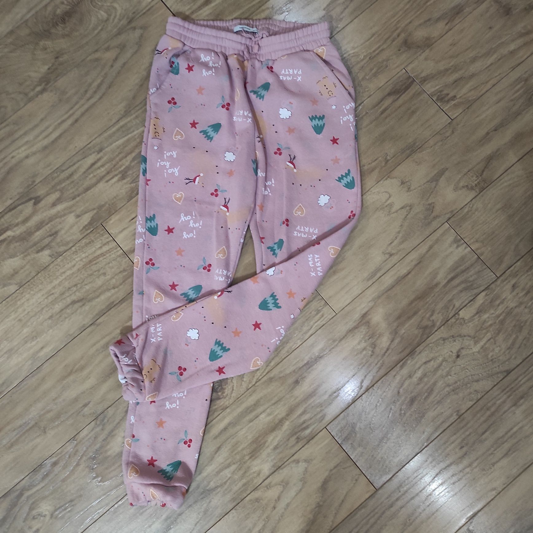 Dres świąteczny 152cm