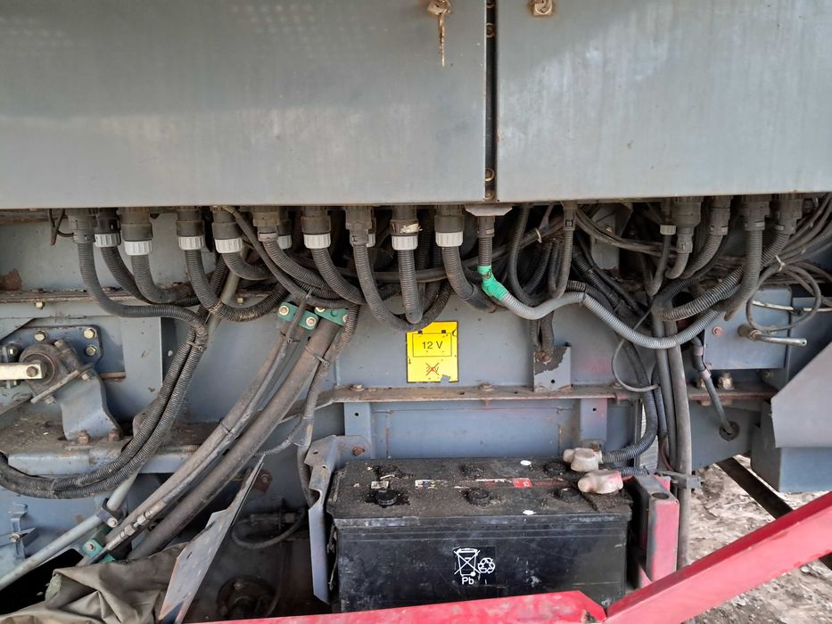 Продам уомбайн Massey Ferguson 7278