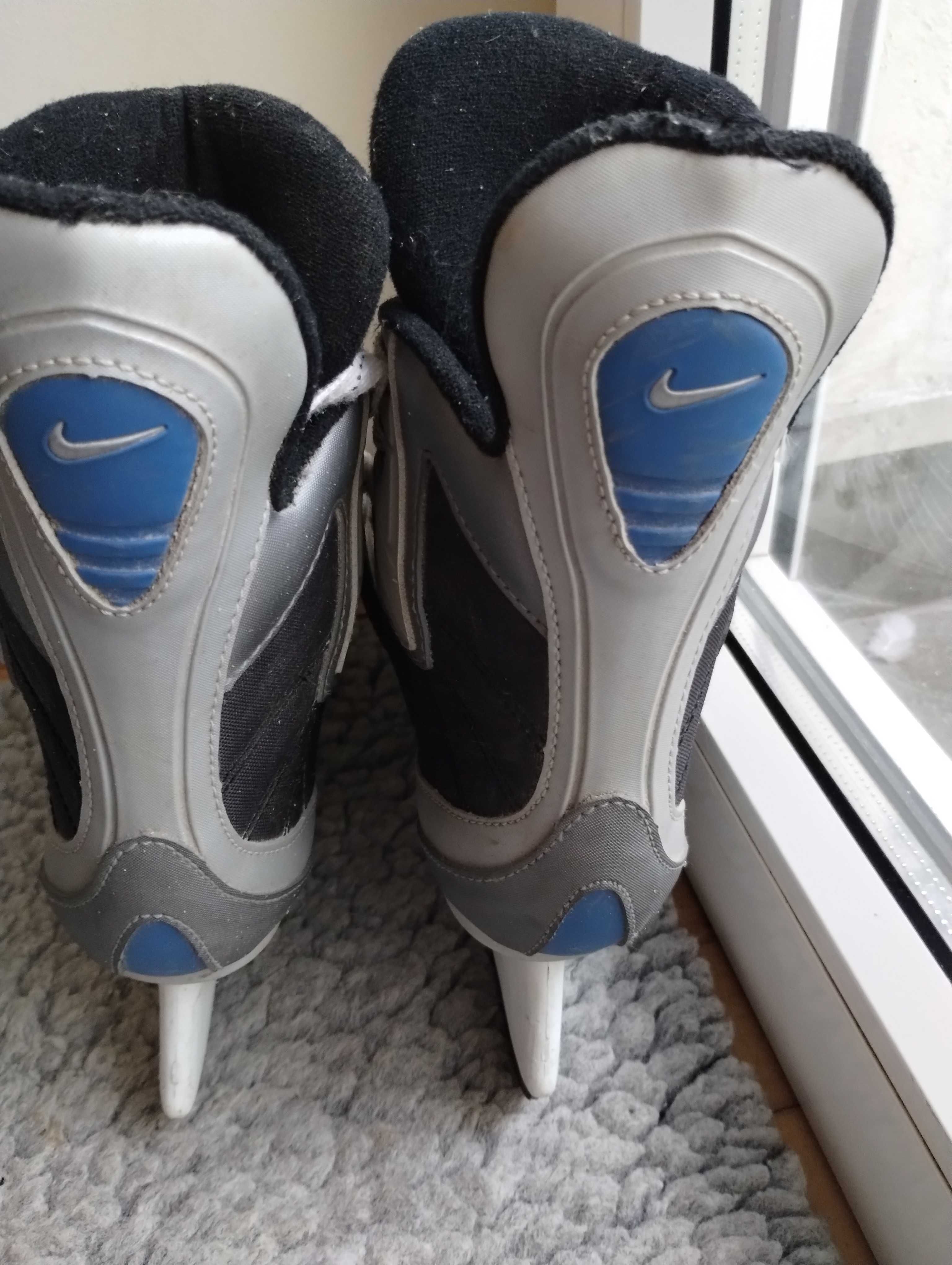 Łyżwy hokejowe Nike - rozmiar 35