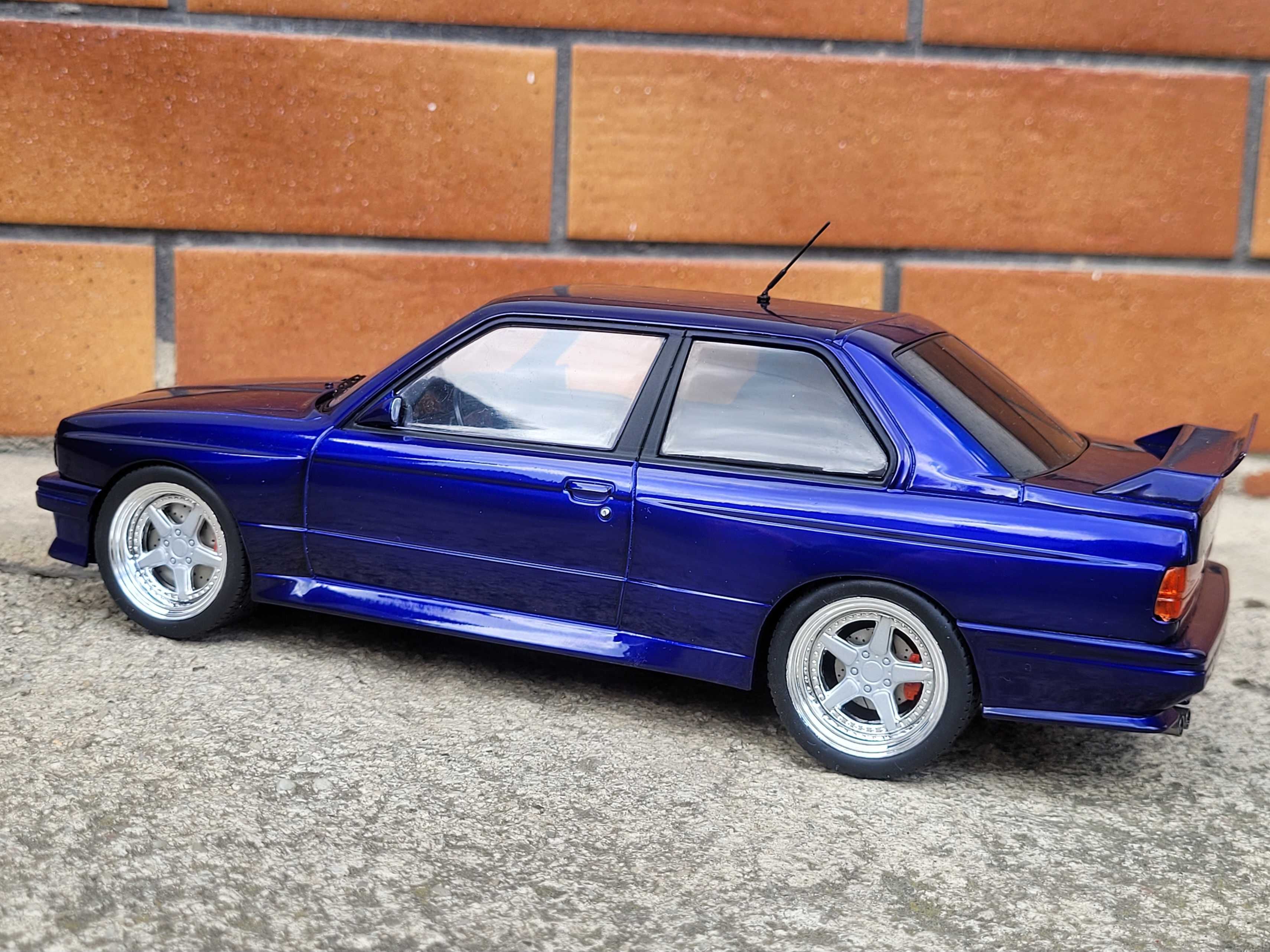 Kolekcja modeli 1:18 BMW E30 M3 M Power Unikat IXO