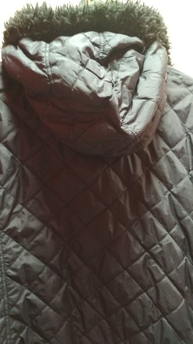 Продам курточку с натуральным воротником