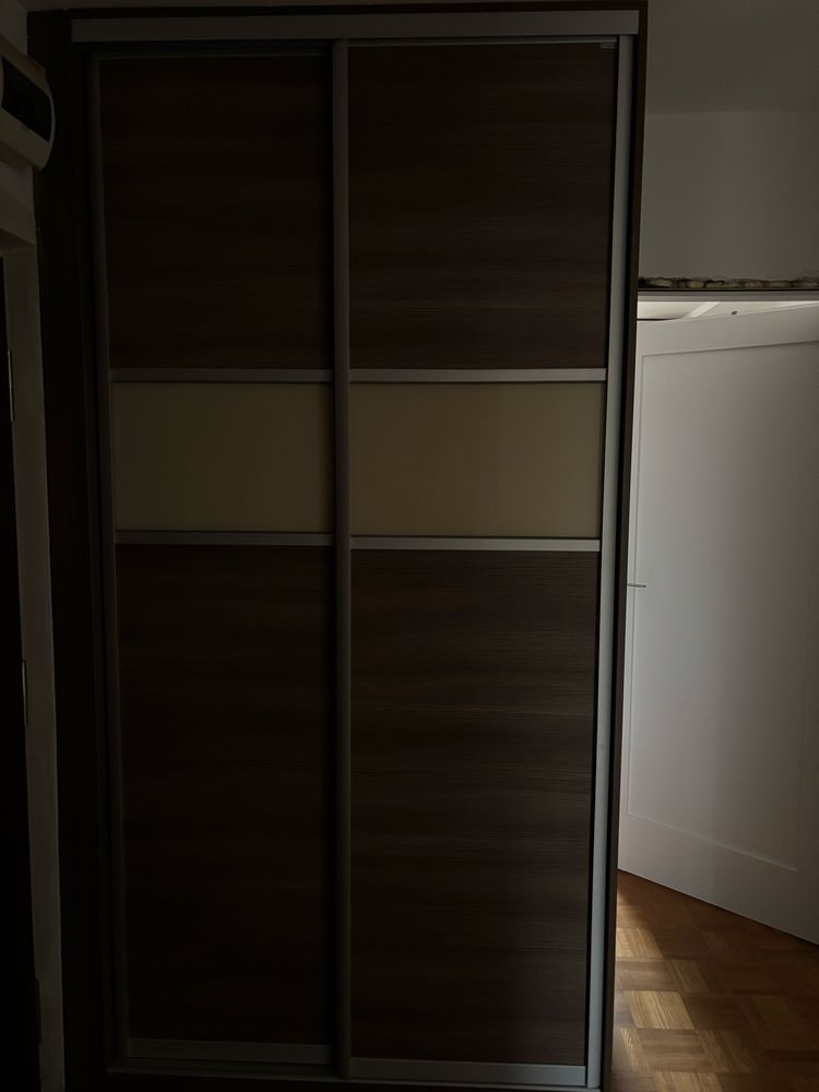 KOMANDOR przesuwna szafa, mozliwosc regulacji rozmiarow