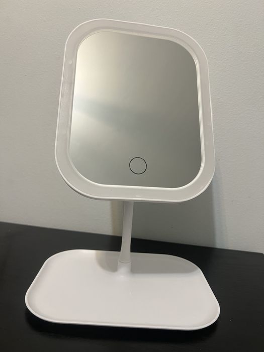 Podświetlane lusterko kosmetyczne