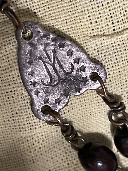 Stary różaniec religijny