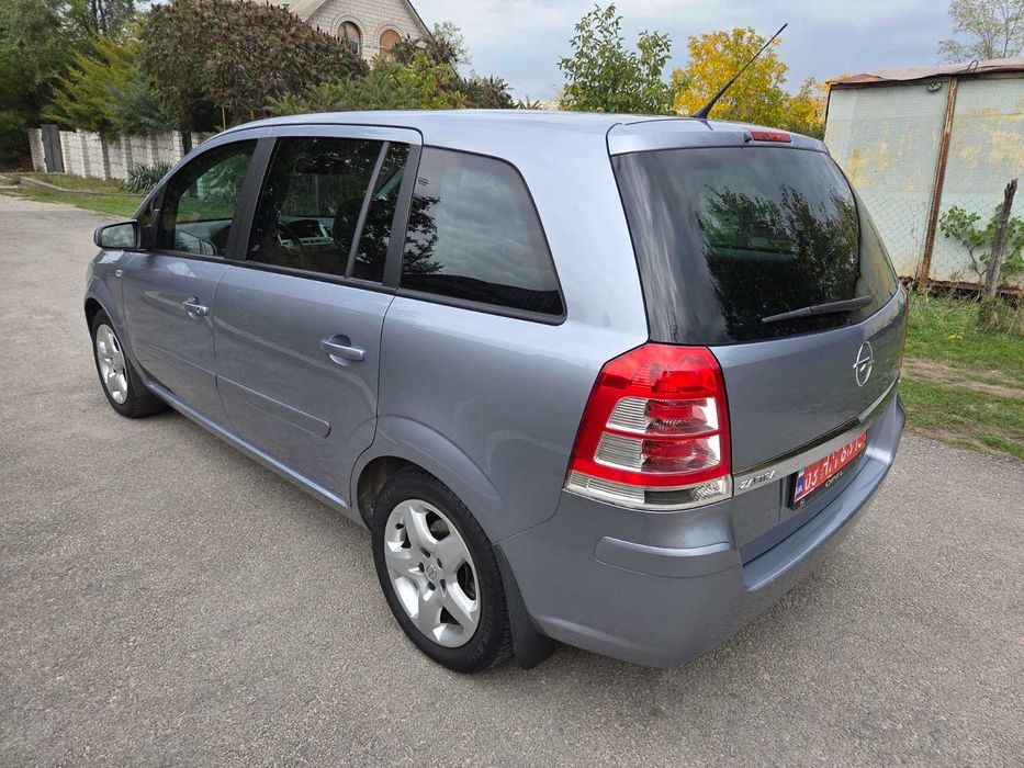 7- місний Opel Zafira в ідеальному стані. Не  битий, не фарбований.