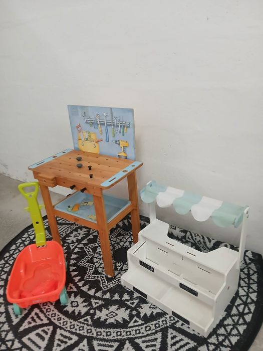 Bancada de Trabalho e Brinquedos para criança