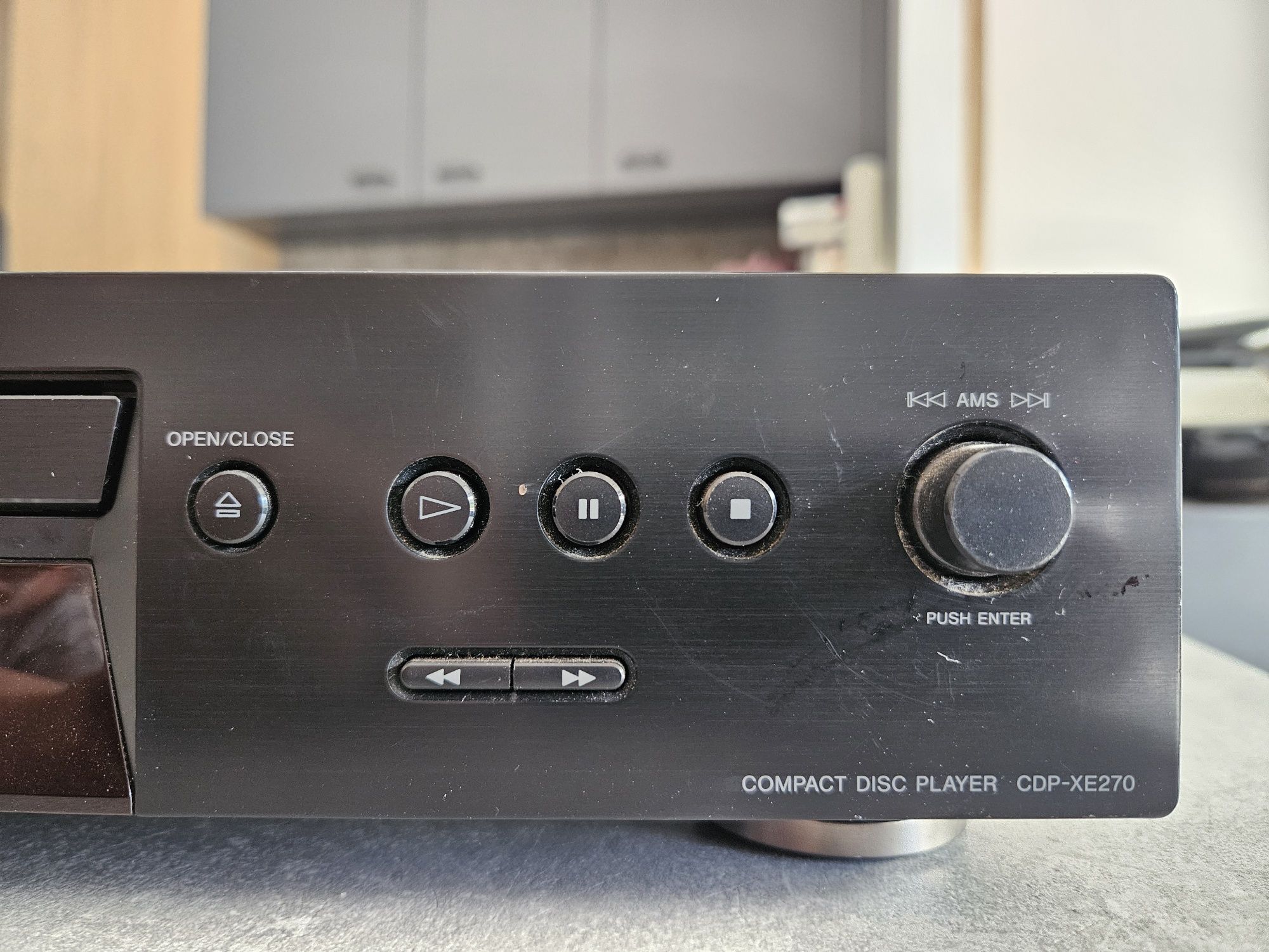 Odtwarzacz CD Sony CDP- XE270