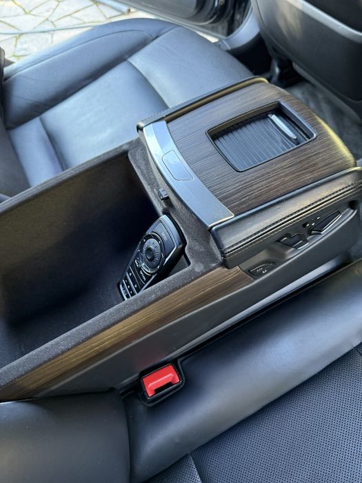 BMW 750 long 4.4 бензин