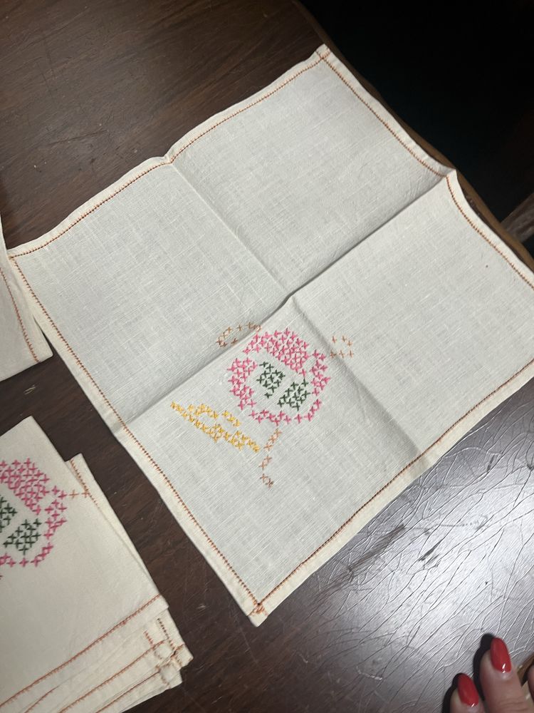 6 guardanapos bordados