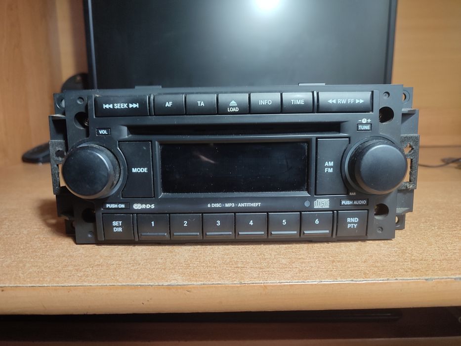 Dodge caliber jeep радио cd p05064362aa