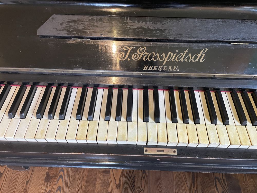 Zabytkowe pianino J. Grosspietsch Breslau