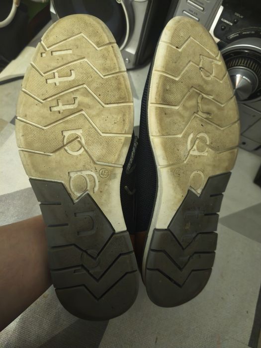 Шикарні  темно-сині туфлі дербі Bugatti