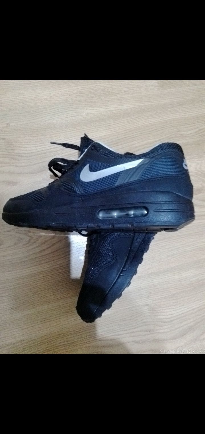 Sapatilhas max 1