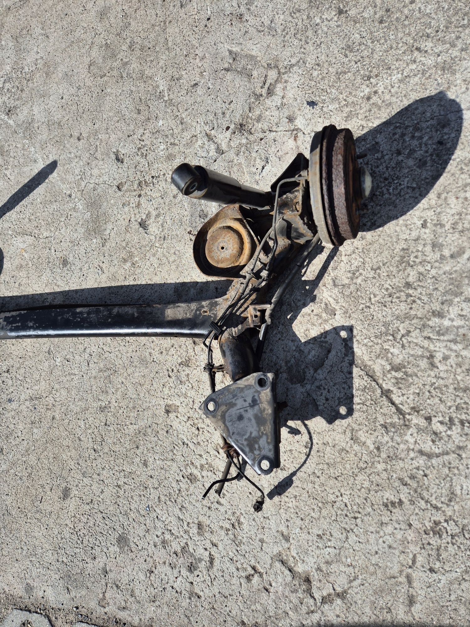 Belka zawieszenie tylne ford Ka mk2