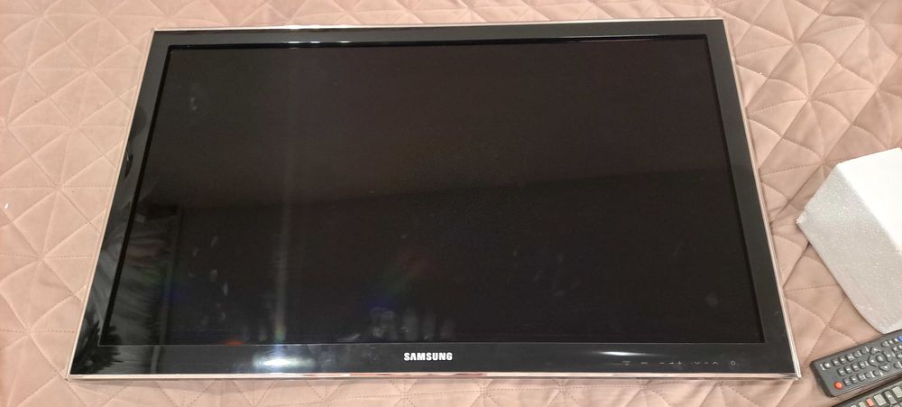 Телевізор Samsung UE32D5000