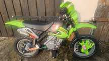 Motorek cros na akumulator.