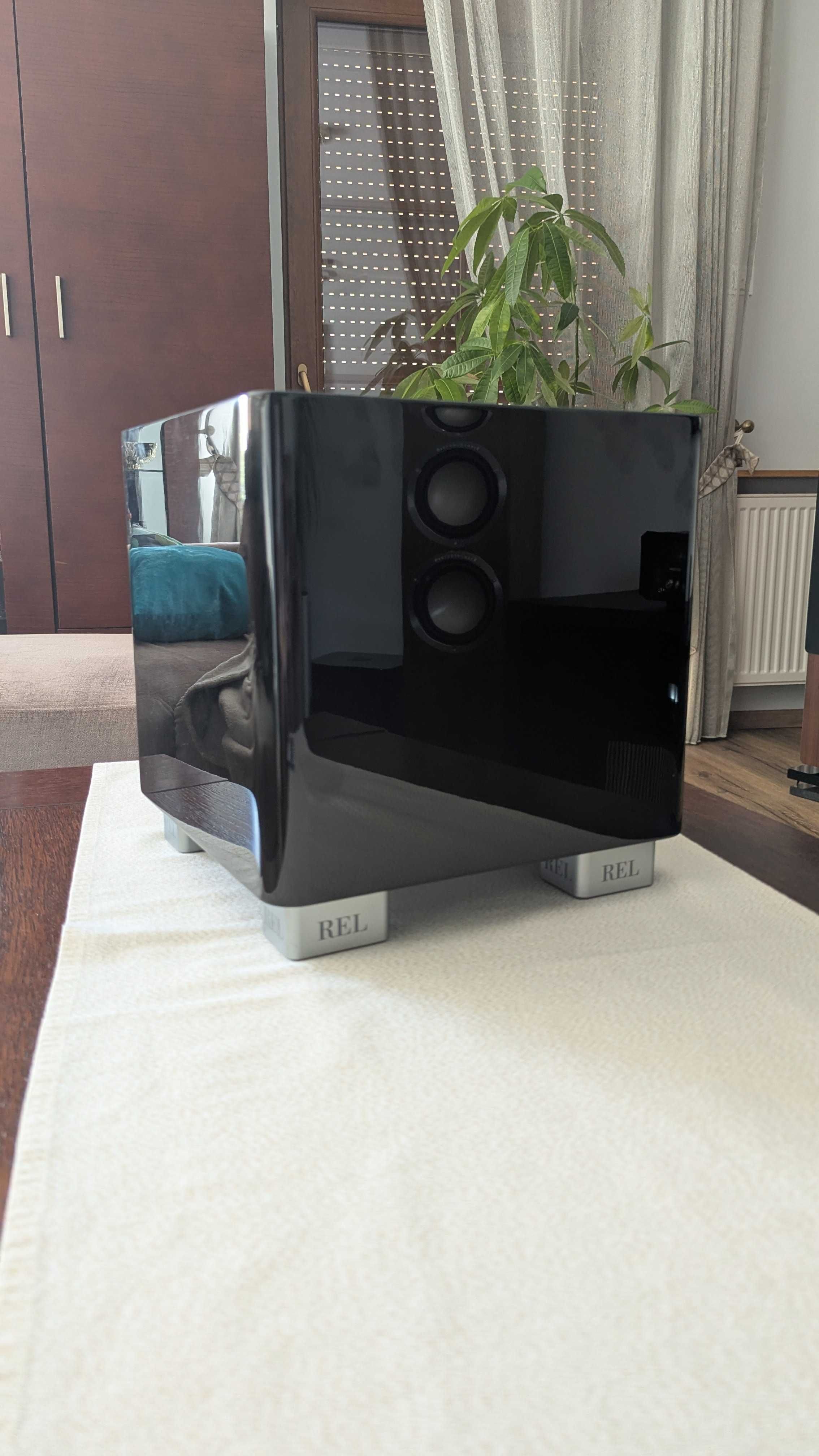 Rel T5x Subwoofer aktywny High Gloss Black