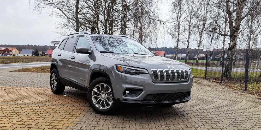 Jeep Cherokee Latitude Plus 2019 року