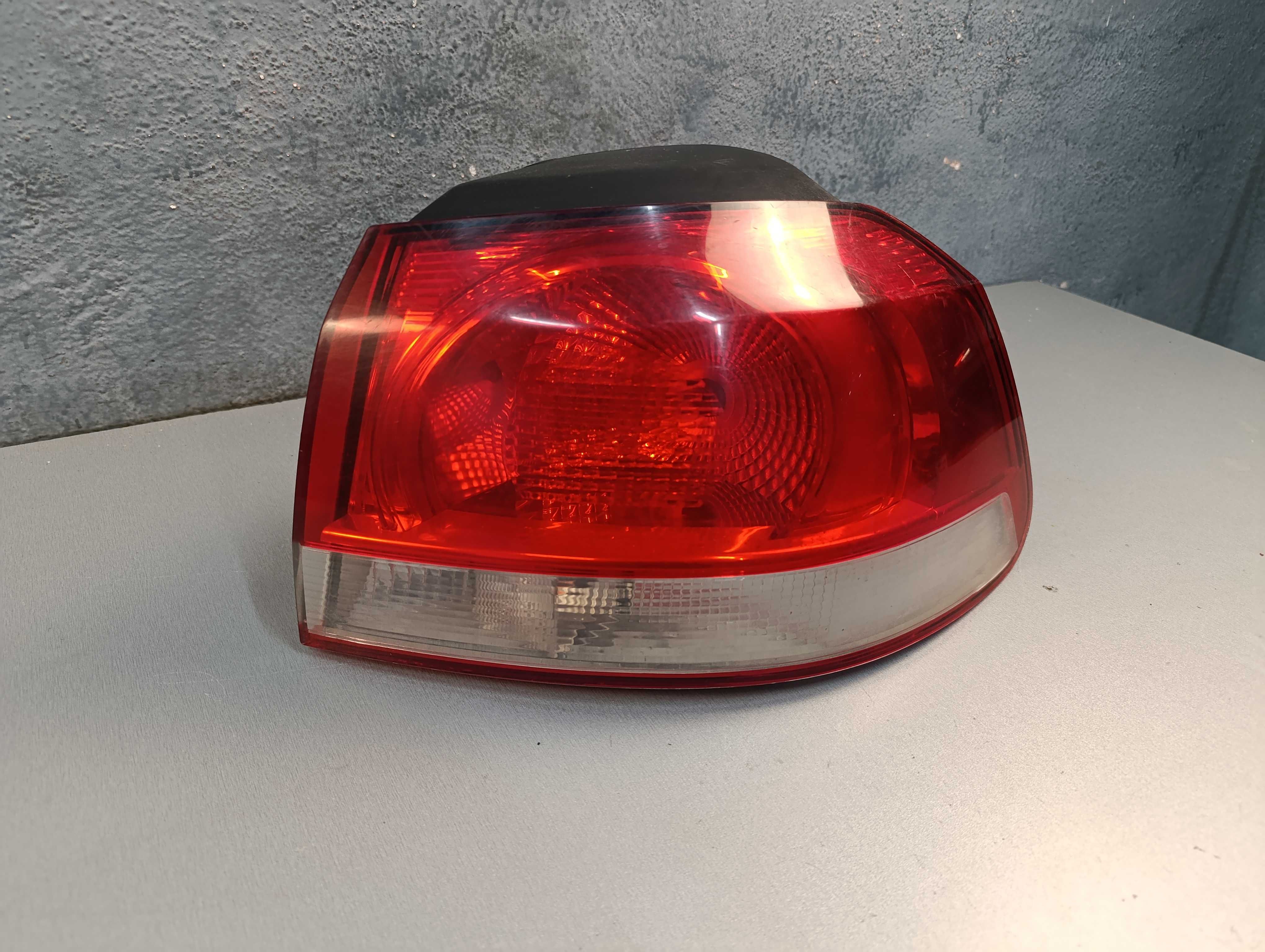 Volkswagen Golf 6 Фонарь стоп задний правий 5K0945112