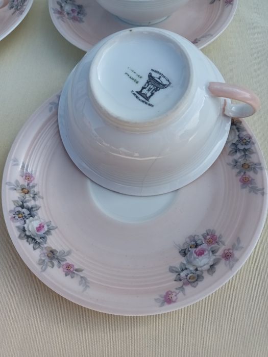 Chávenas de café em finíssima porcelana europeia