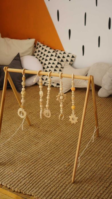 На виписку Подарунок Тренажер Монтессорі Підлоговий Мобіль з підвісами