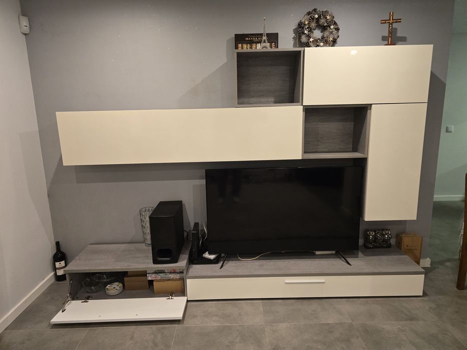 Vendo Móvel para TV.