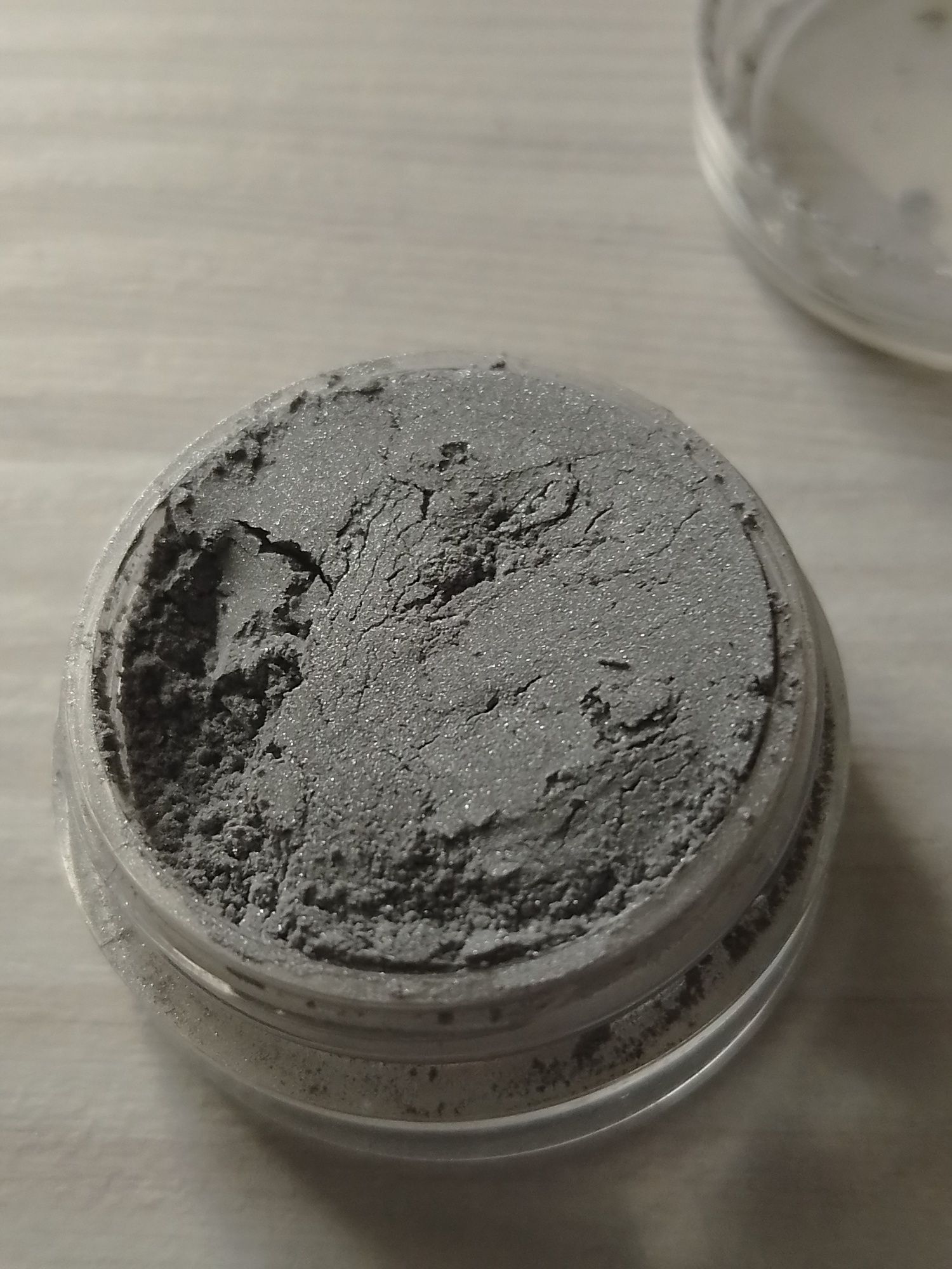 Cień do powiek MAC Cosmetics szary