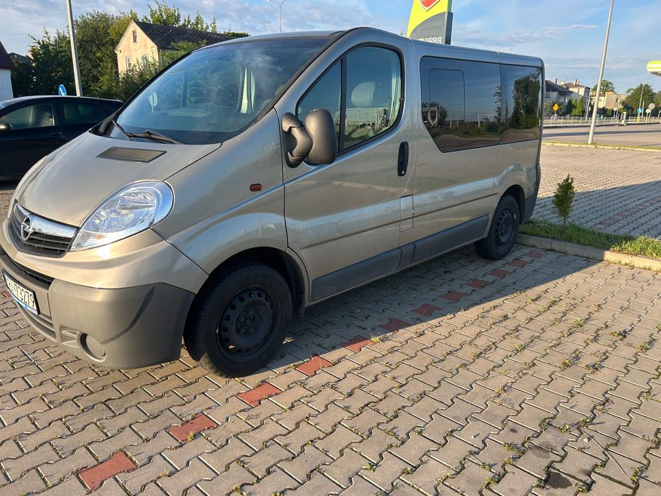 Opel Vivaro 2.0 CDTI • 2010r • 8-osobowy • bez wkładu finansowego
