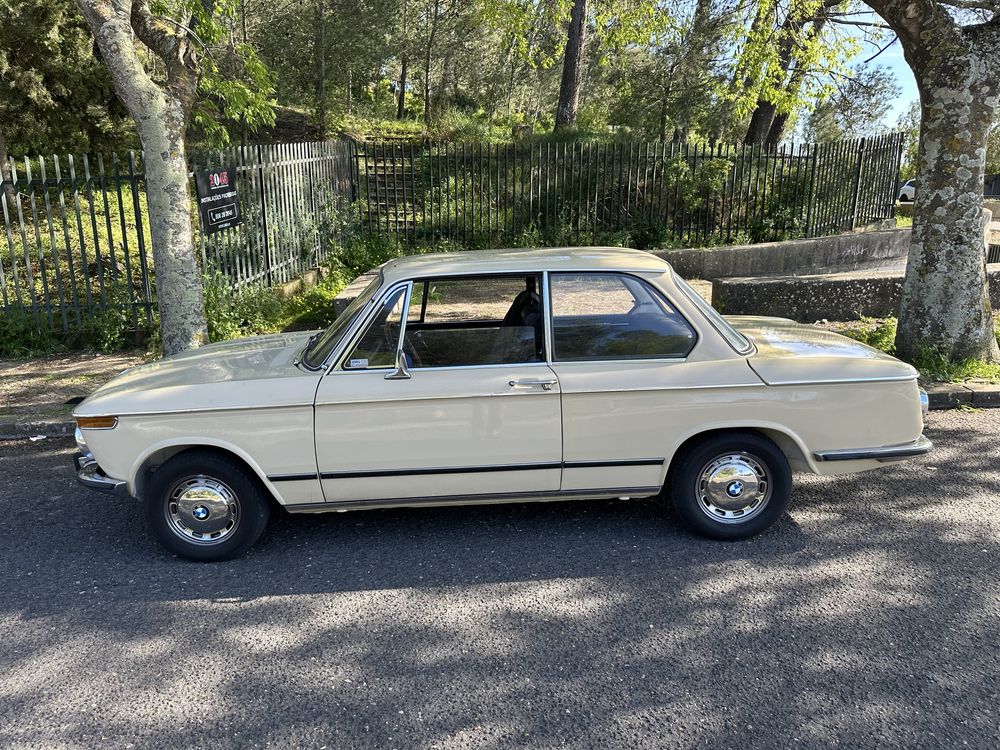 BMW 2002 Coupe (faróis redondos) Restauro Total