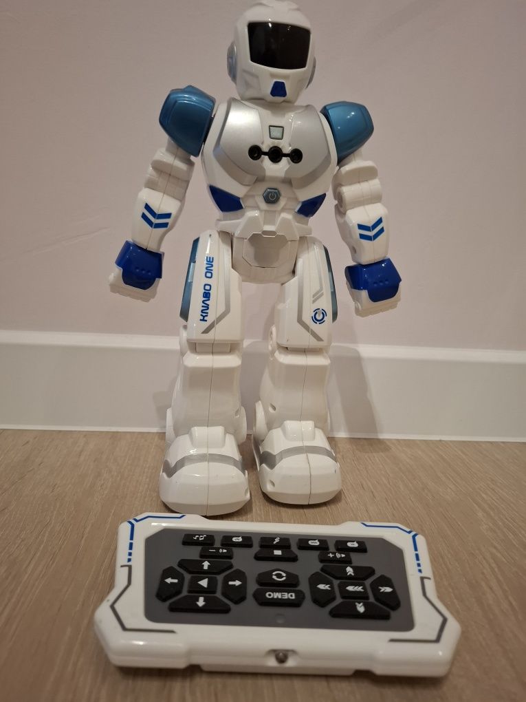 Robot Knabo Smart - interaktywny robot kosmiczny zwiadowca