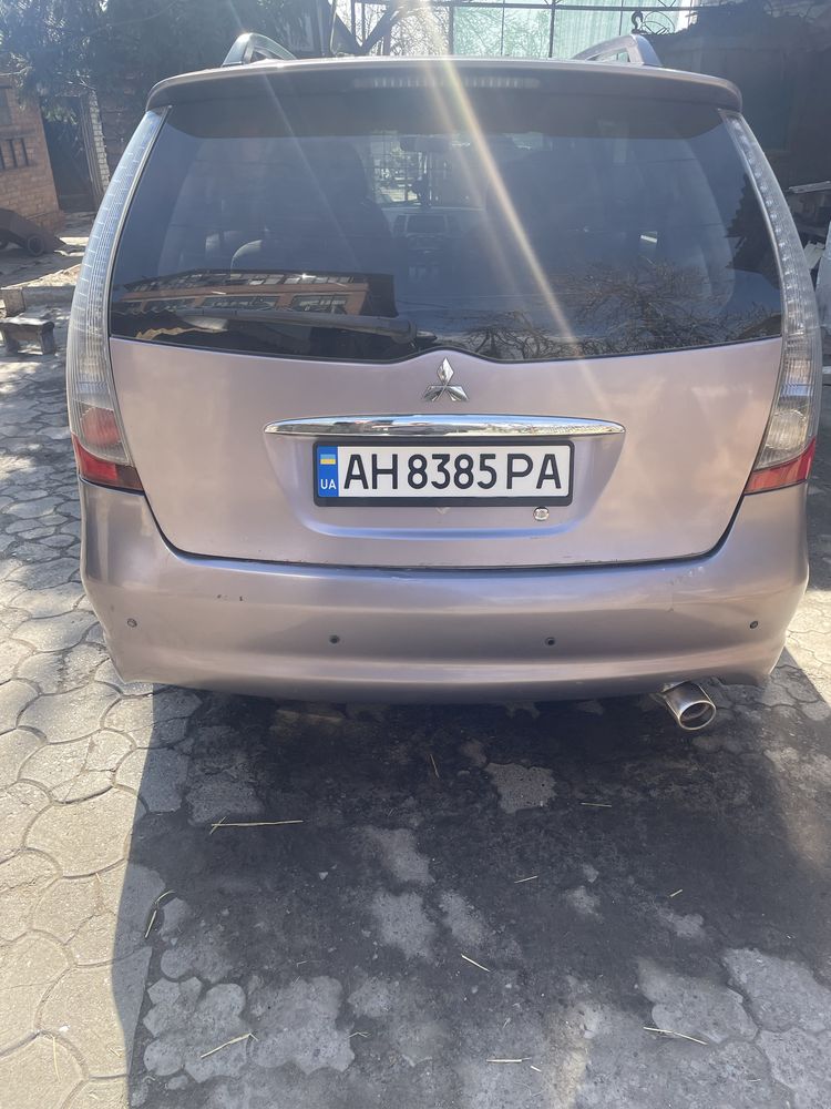 Mitsubishi Grandis 2.4 автомат