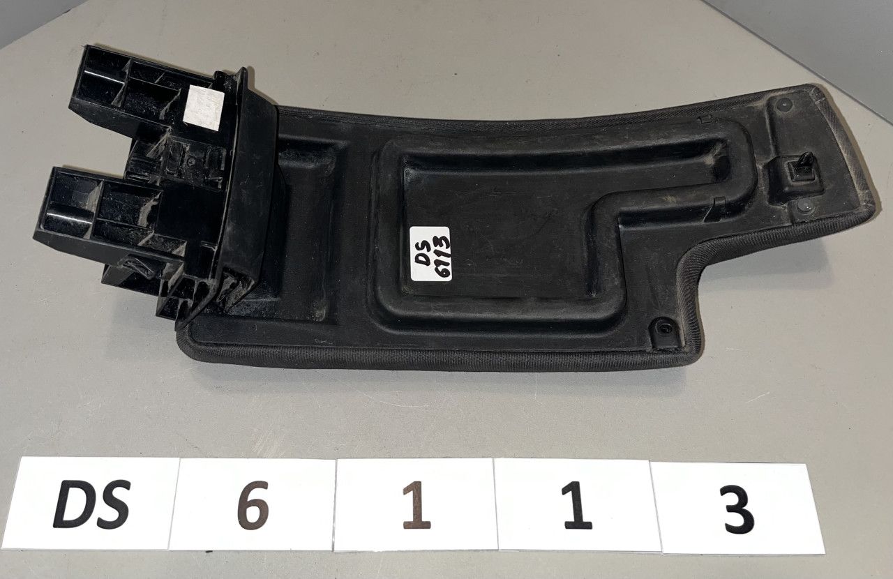 Renault (RVI) Megane 3 09-16 підлокітник перед DS6113 1906003